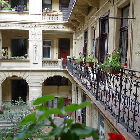 Vivid Csengery Apartment Budapeste Quarto foto