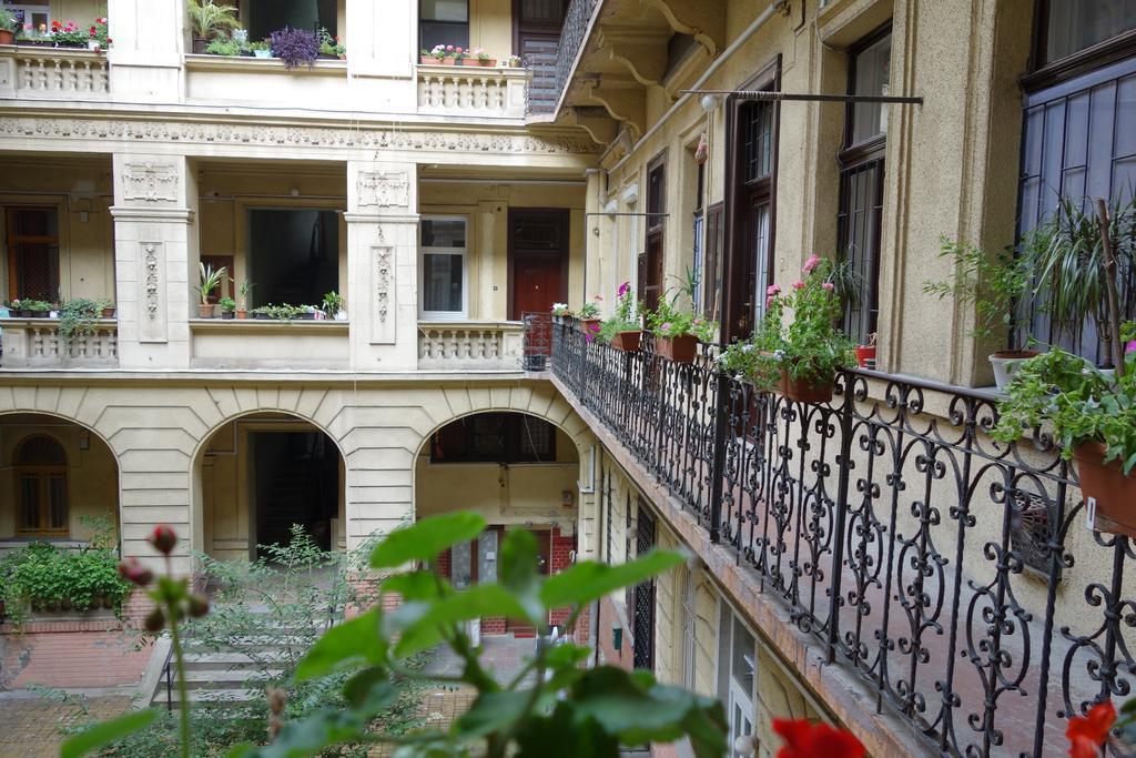 Vivid Csengery Apartment Budapeste Quarto foto